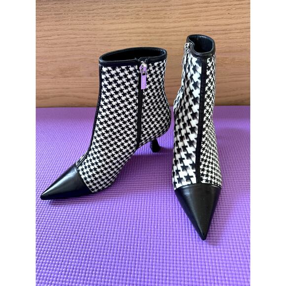 Jimmy Choo Leather ankle boots Size 36 Pointed Toe Zip Lambskin Kitten Heel NEW - Picture 1 of 9